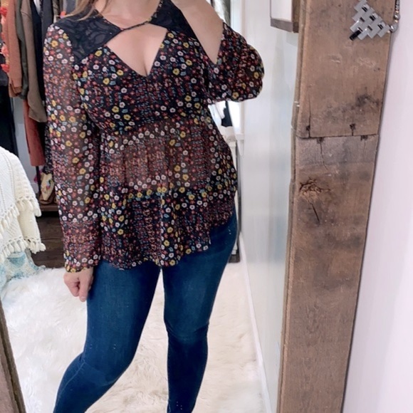 BCBG Generation floral boho top size 12 - Picture 2 of 9